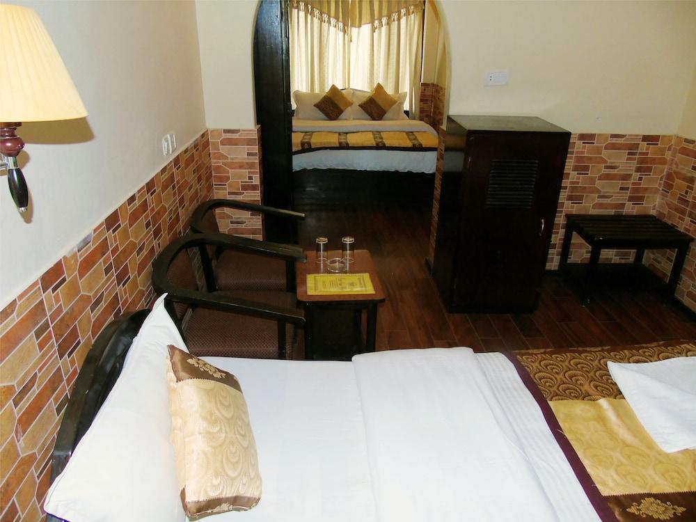 Hotel Trip Pokhara Exterior foto