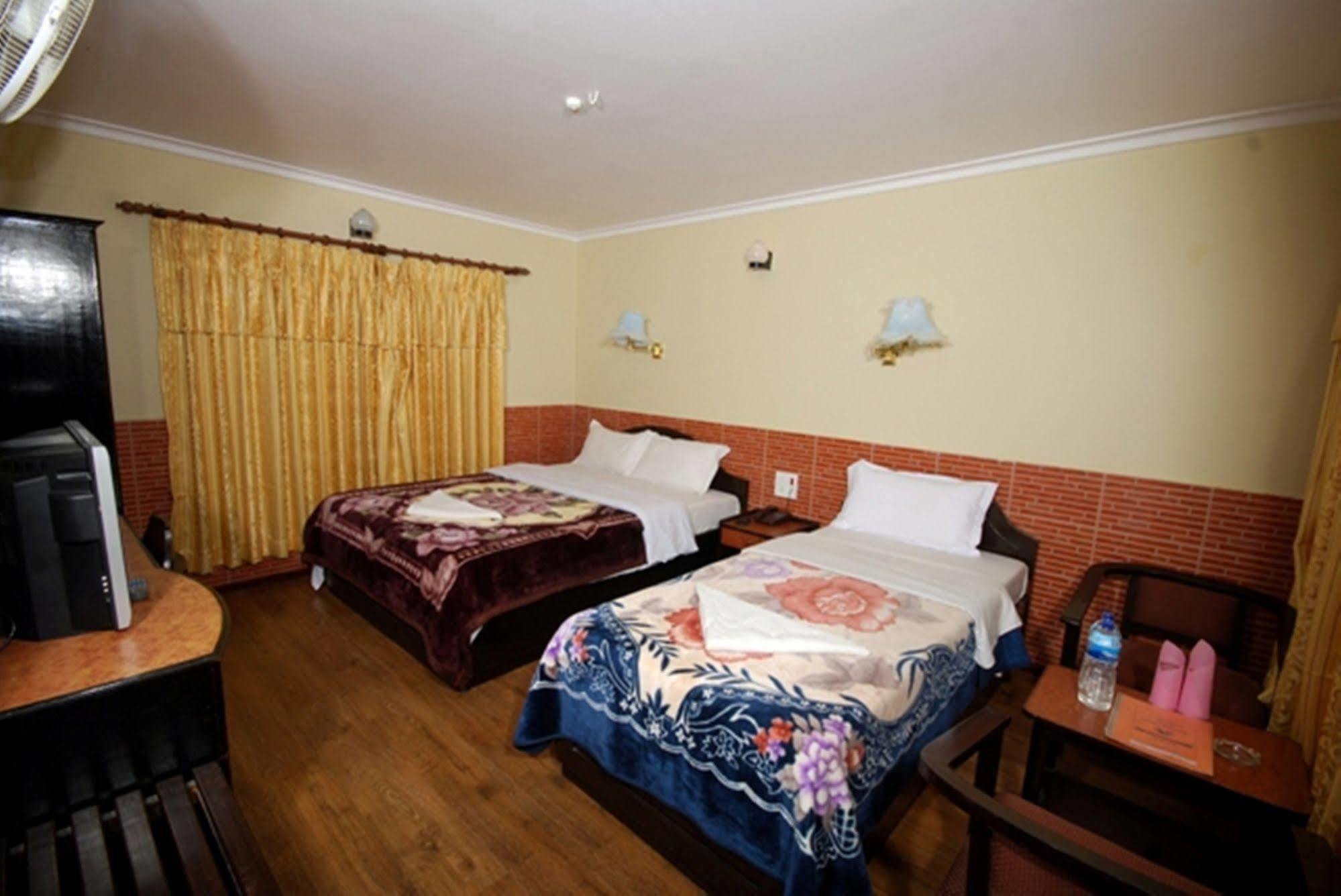 Hotel Trip Pokhara Exterior foto