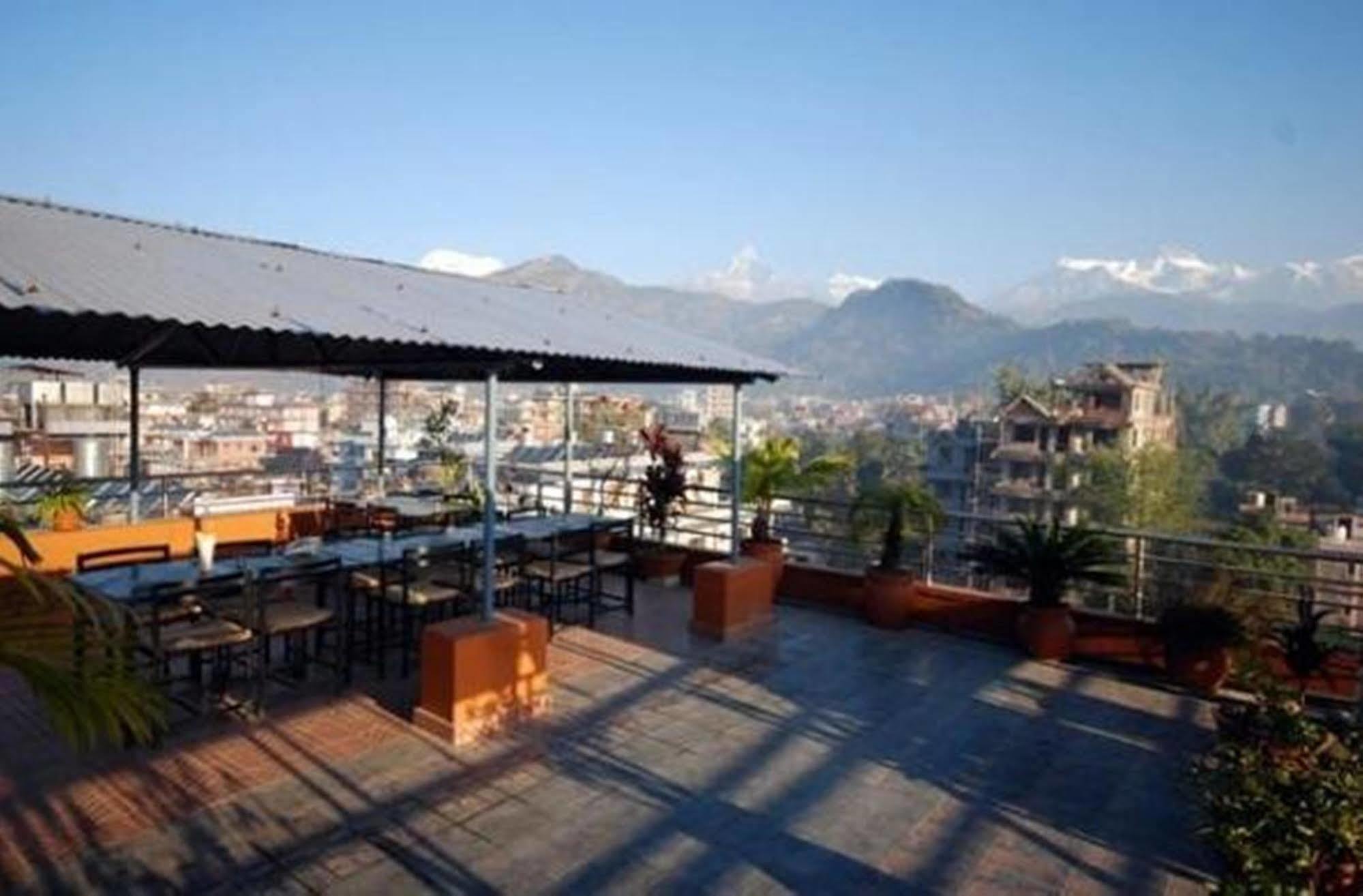 Hotel Trip Pokhara Exterior foto