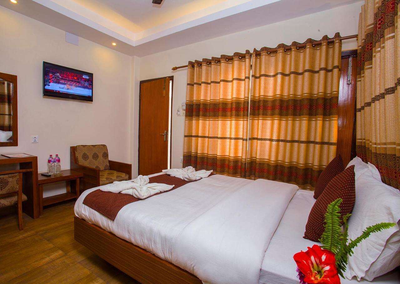 Hotel Trip Pokhara Exterior foto